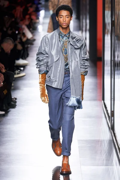 Look 11